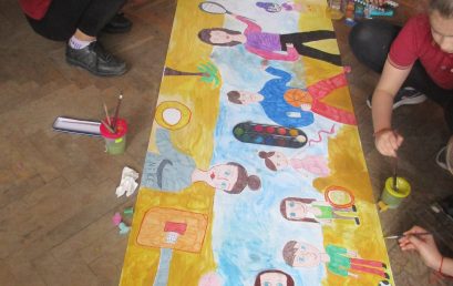 В заниманията по интереси оживяват Вазови творби