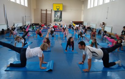 Ученици от Лятната академия  направиха първи стъпки в йога