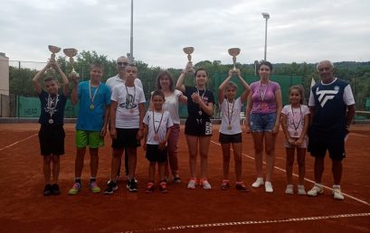 Купи от турнира по тенис за Купата на Кмета на Община Горна Оряховица