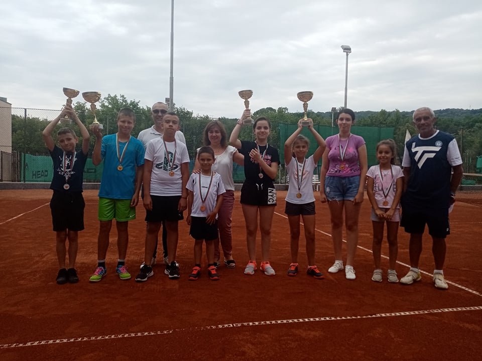 Купи от турнира по тенис за Купата на Кмета на Община Горна Оряховица