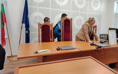 Шестокласници на посещение в Районен съд