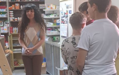 Шестокласници посещават ветеринарната клиника на д-р Ваня Райкова