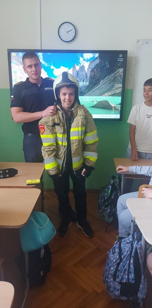 Вълнуваща среща с пожарникар
