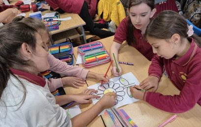 Третокласници изработиха и четоха своята книга „Християнското семейство – традиции и ценности“