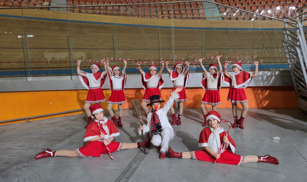 Купи и грамоти за Мажоретен състав „Българче“ от участие в НАЦИОНАЛНА КУПА ПЛОВДИВ