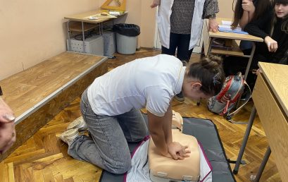 Практически урок по електричество и първа помощ с ученици от 6. клас