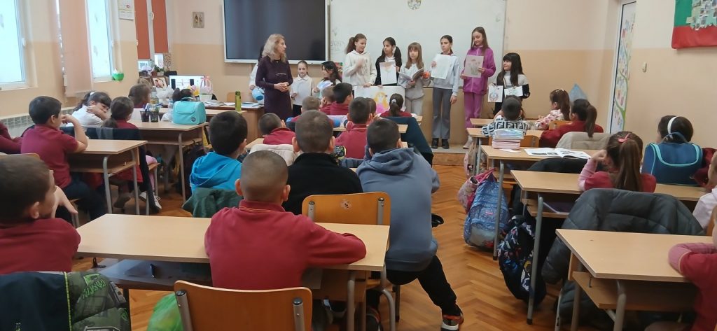 Пролетен празник и стопляща среща между първокласници и четвъртокласници