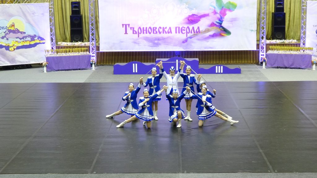 Мажоретен състав „Българче“ покори „Търновска перла“