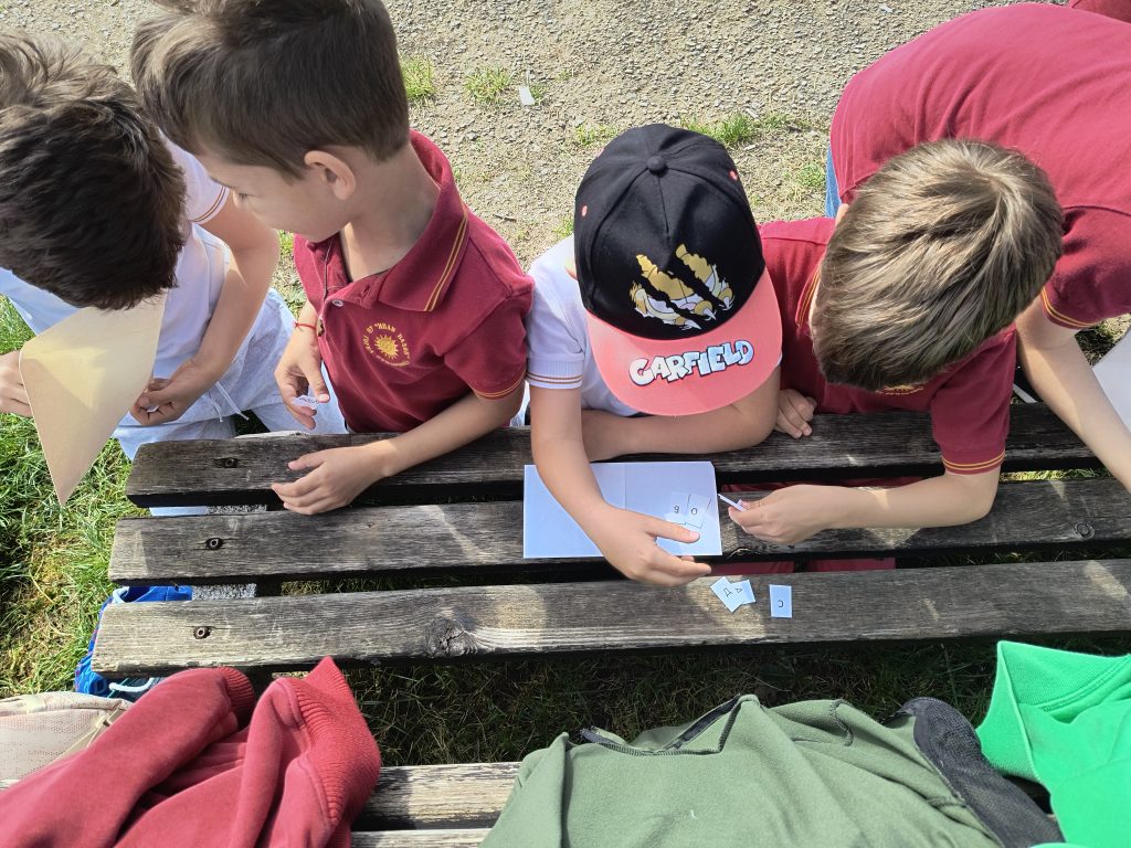 Първокласници отбелязват световен ден на книгата