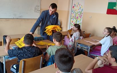 Вълнуваща среща с бизнеса: Пътят на парковото обзавеждане от чертежа до парка