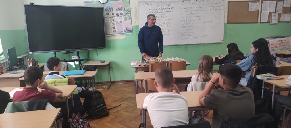 Книгите като приключение в срещата на 6„б“ клас с Мирослав Ангелов